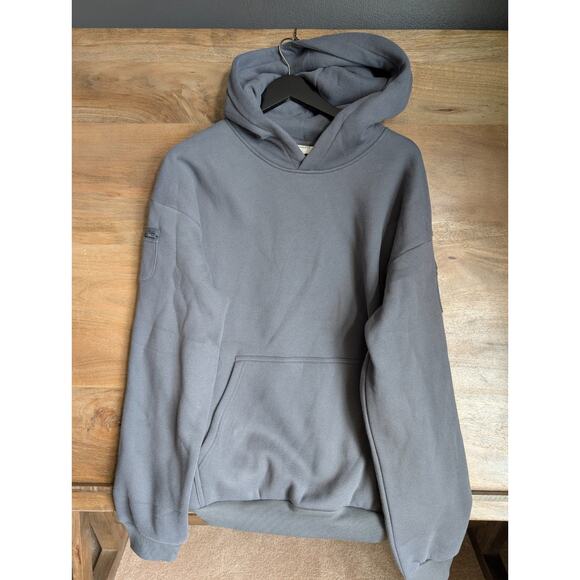 Comfrt Travel Essentials Hoodie Mens Large Dark Gray Signature Fit Pullover NWT - Picture 1 of 4